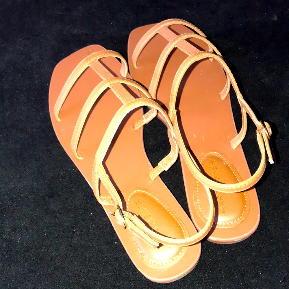 Women's NWOT IN BOX MARC FISHER Strappy Sandals in Tan - Sz 8 1/2